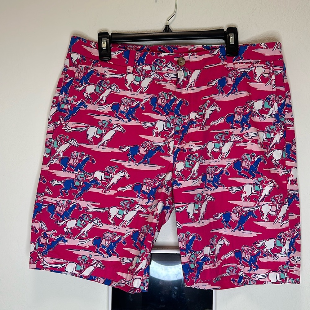 Men’s vineyard vines 143rd Derby shorts size 36